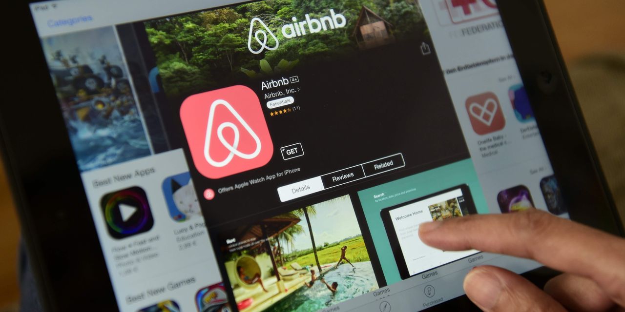 Featured image for Airbnb's Q1 bookings miss estimates, stock falls sharply.