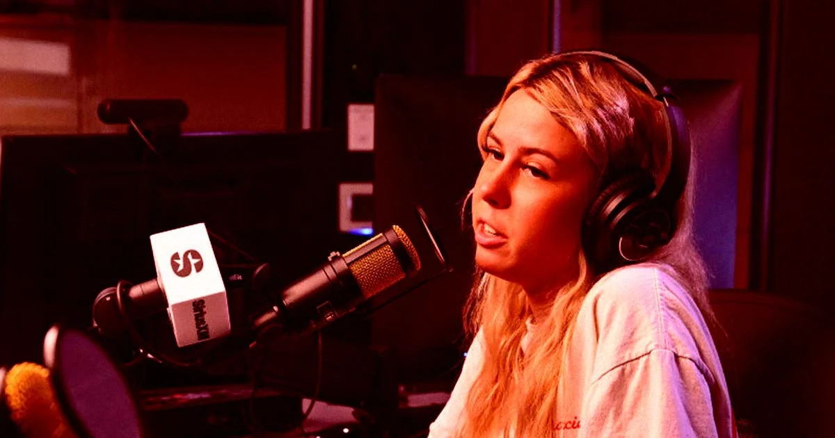 Featured image for Hawk Tuah Girl's Memecoin Controversy: Scam Allegations and Team's Silence