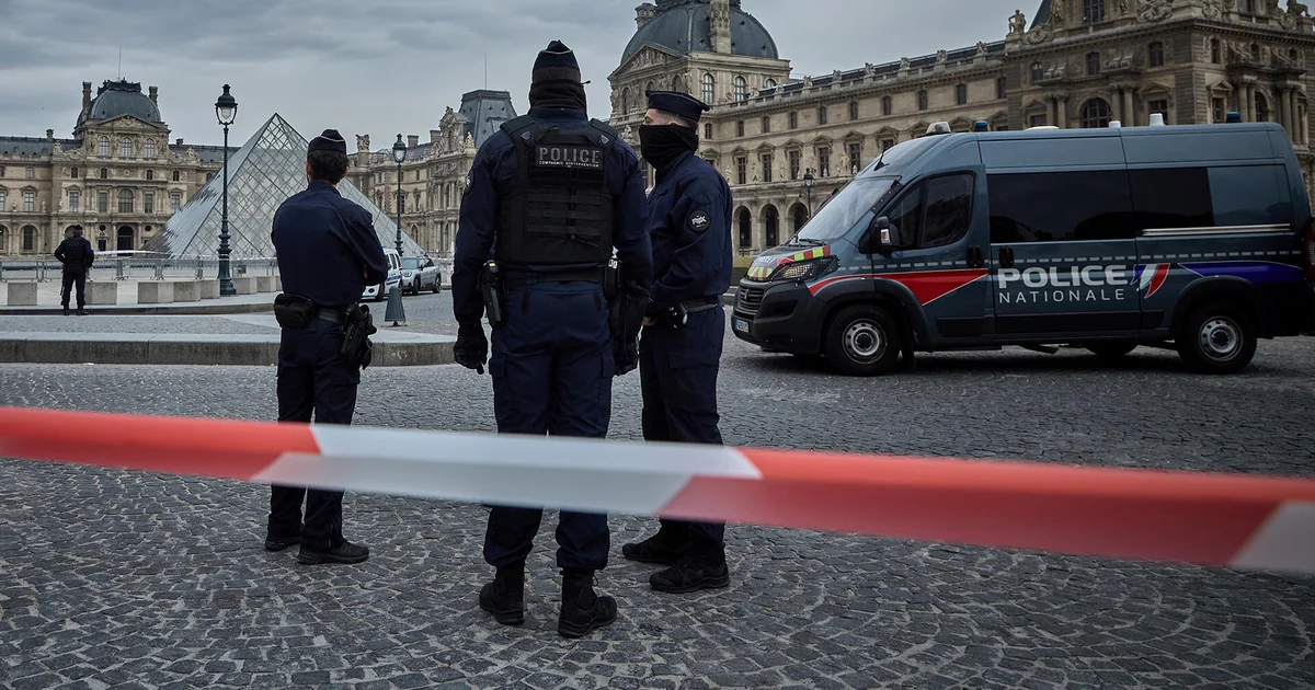 Featured image for Louvre Heist: Suspects Admit Partial Involvement as Stolen Jewels Remain Missing