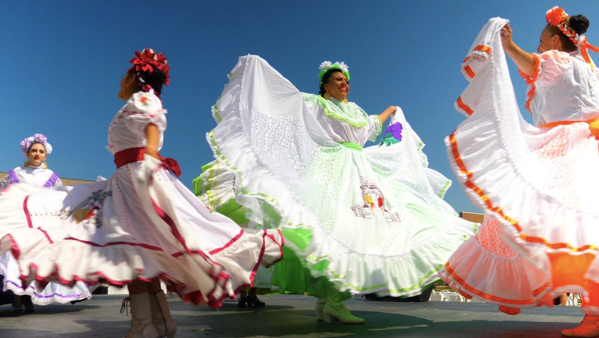 Featured image for Weekend Extravaganza: Food, Fun, and Fast Boats at Metro Detroit Festivals