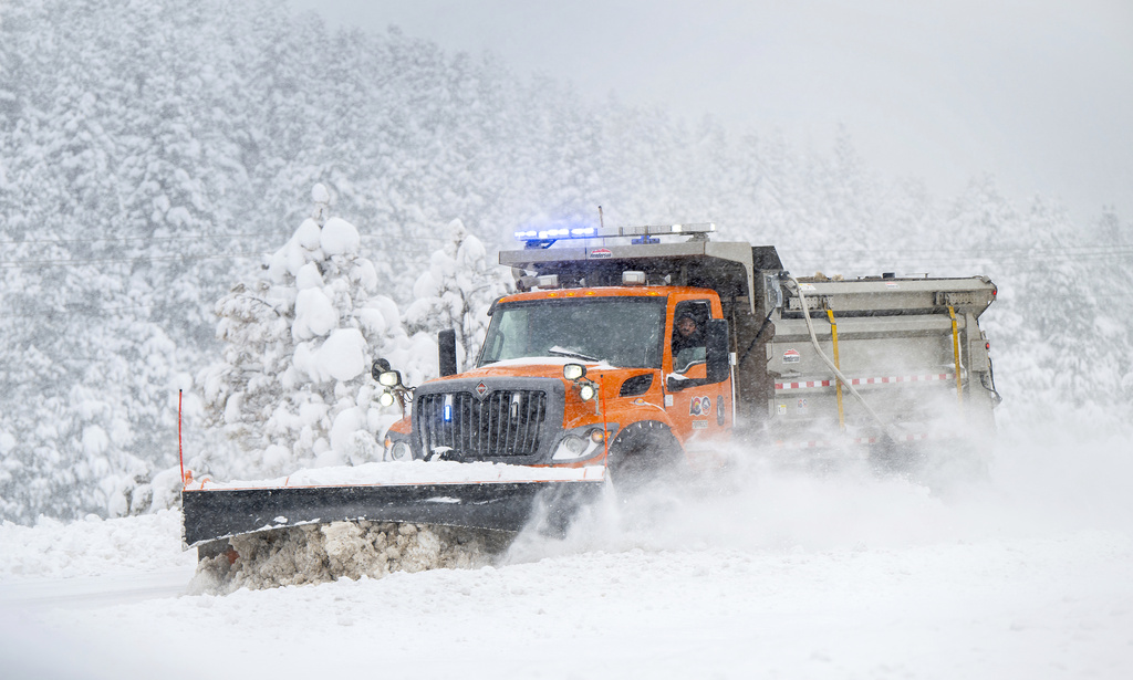 Featured image for "I-70 Truckers Flout Chain Law, Cause Chaos in Colorado Snowstorm"