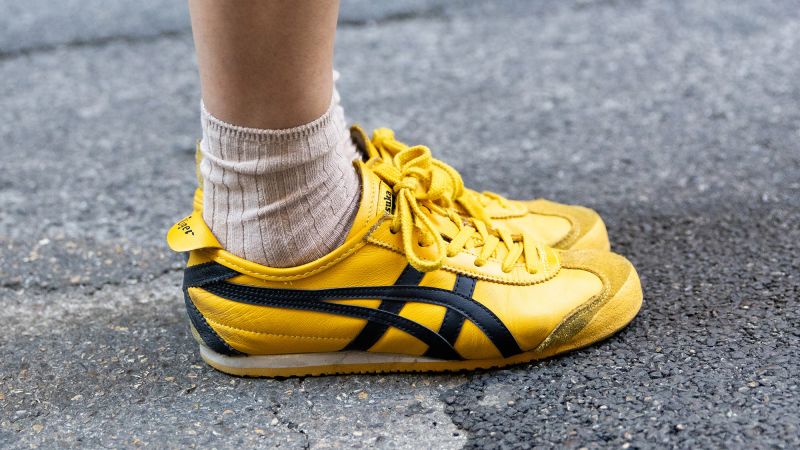 Featured image for Slim Sneakers Take Over as Summer's Must-Have Shoe