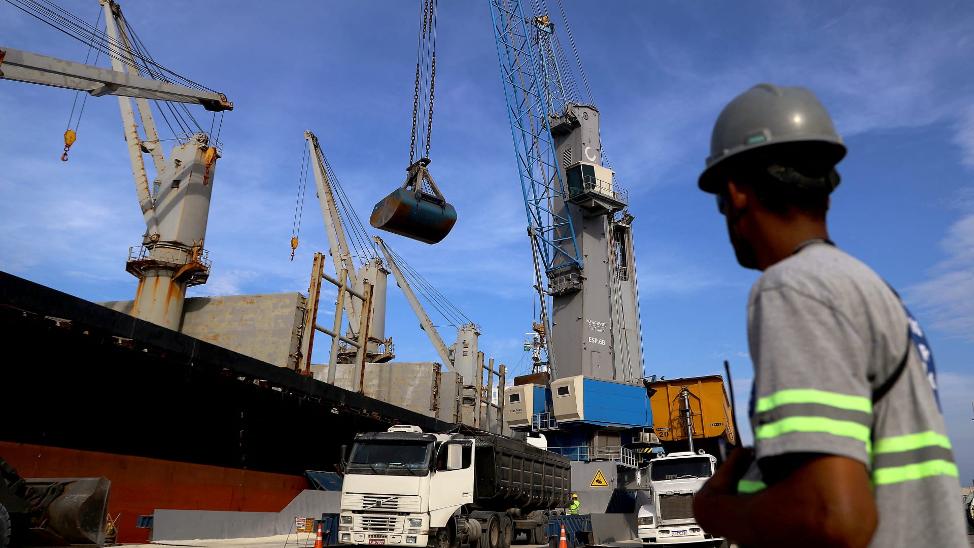 Featured image for Tech Stocks Surge and Market Optimism Grows Amid Tariff and Rate Cut Developments