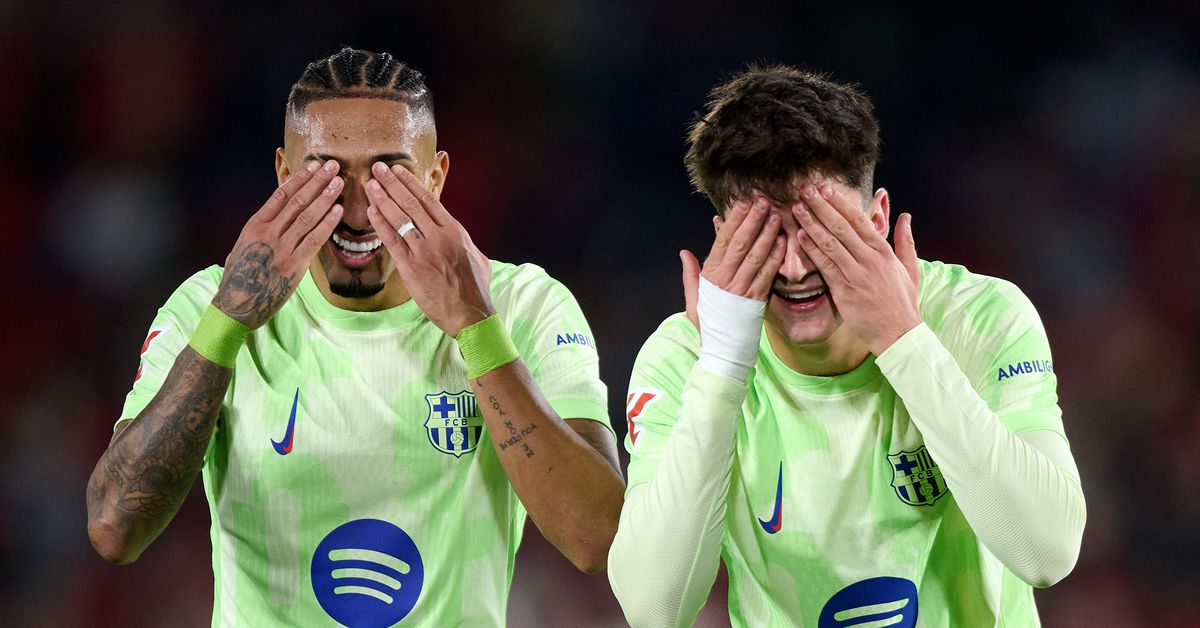 Featured image for Barcelona Dominates Mallorca 5-1 with Raphinha's Double