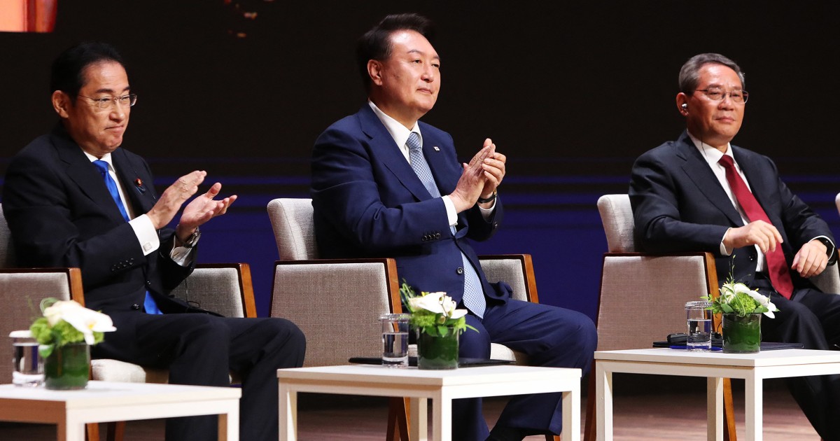 Featured image for China Seeks Stronger Ties with U.S. Allies South Korea and Japan