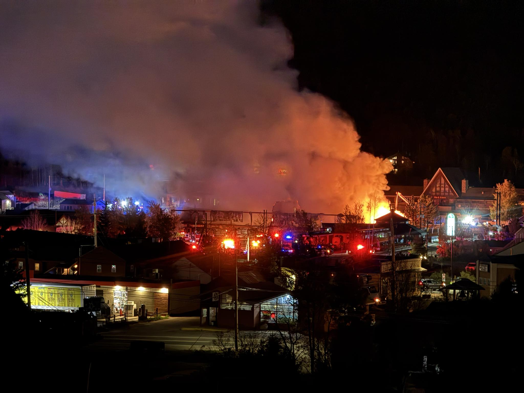 Featured image for Fire at Nederland shopping center prompts evacuations and damages