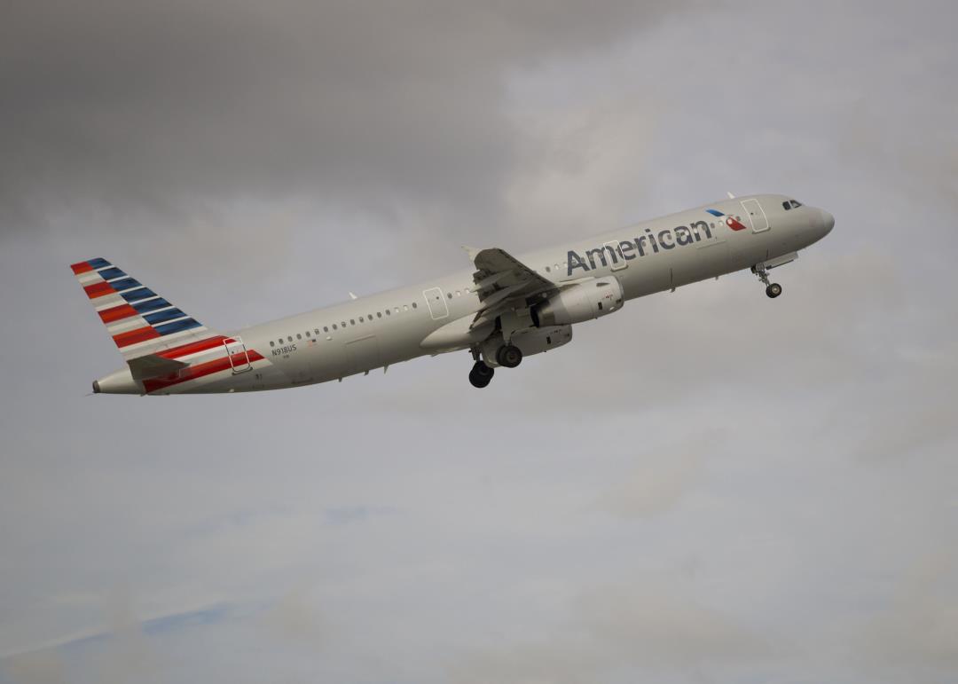 Five Injured in Turbulence on American Airlines Flight to North Carolina
