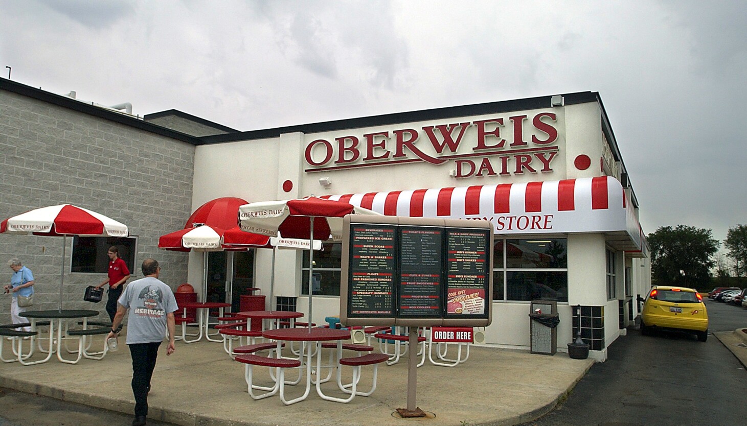 Featured image for Oberweis Dairy Faces Bankruptcy, Announces Layoffs