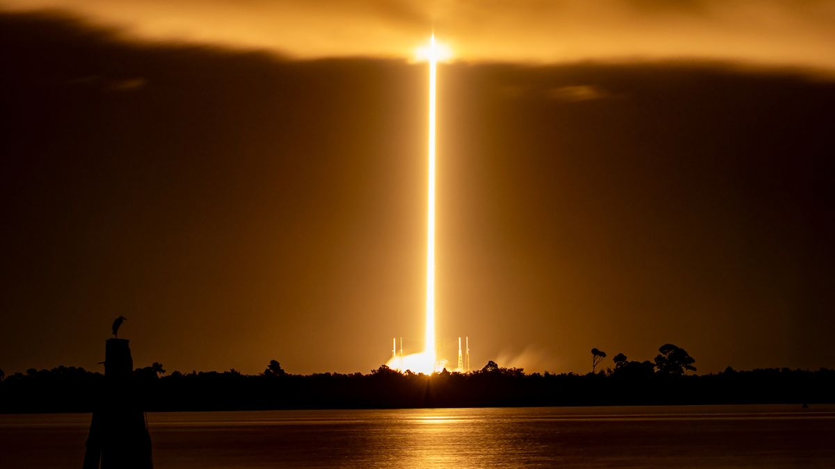 "SpaceX Deploys 22 Starlink Satellites into Orbit from Florida"