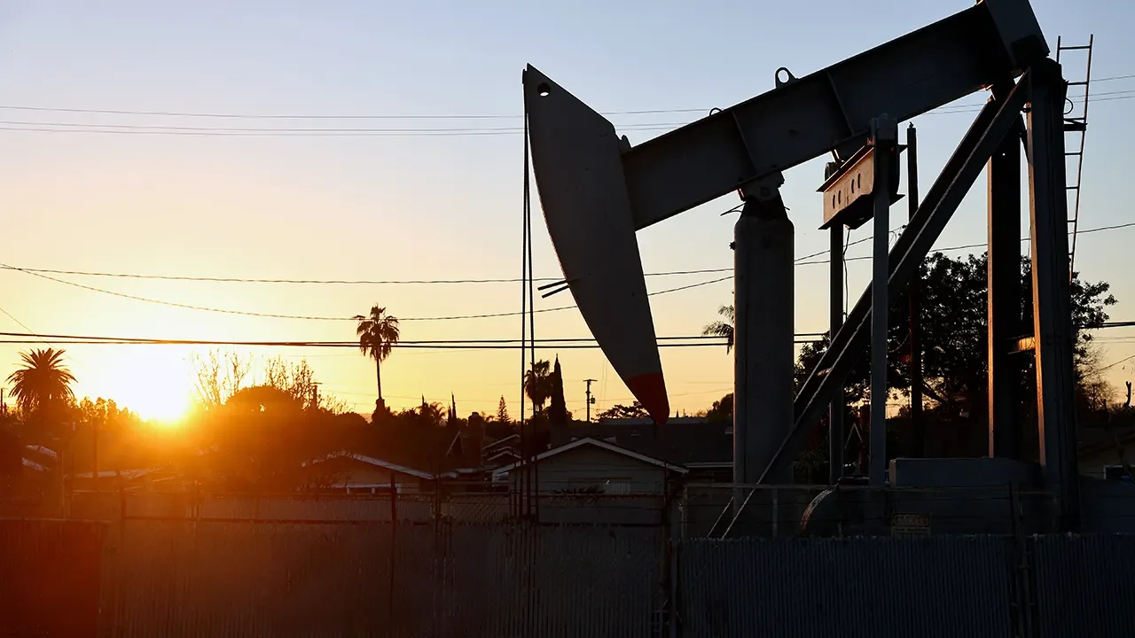 Oil Prices Soar, Igniting Inflation Concerns and Driver Woes