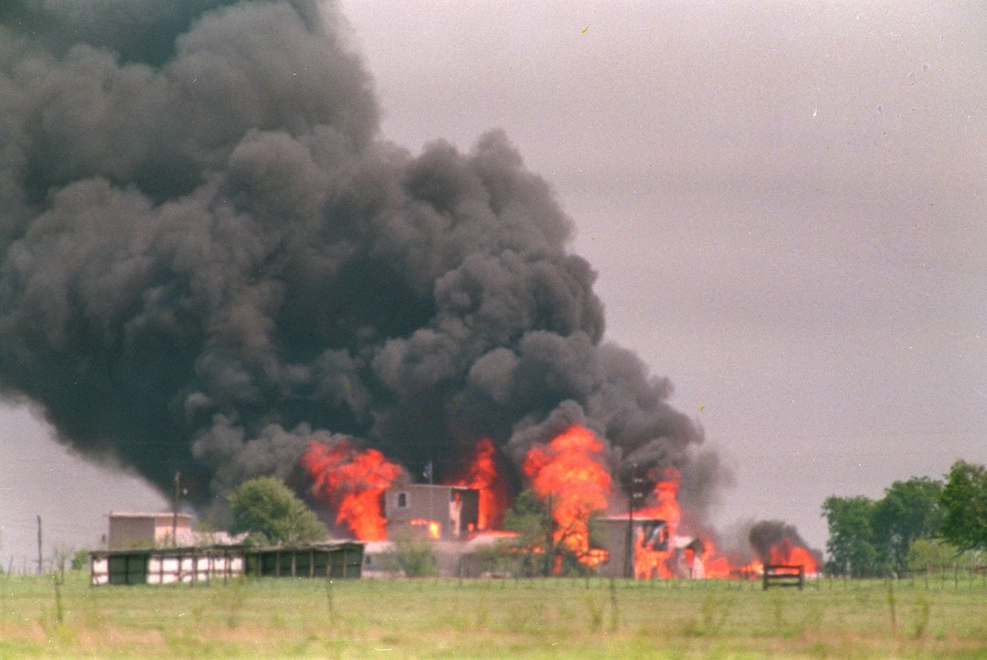 Featured image for 30 years later, Waco siege still haunts and intrigues.
