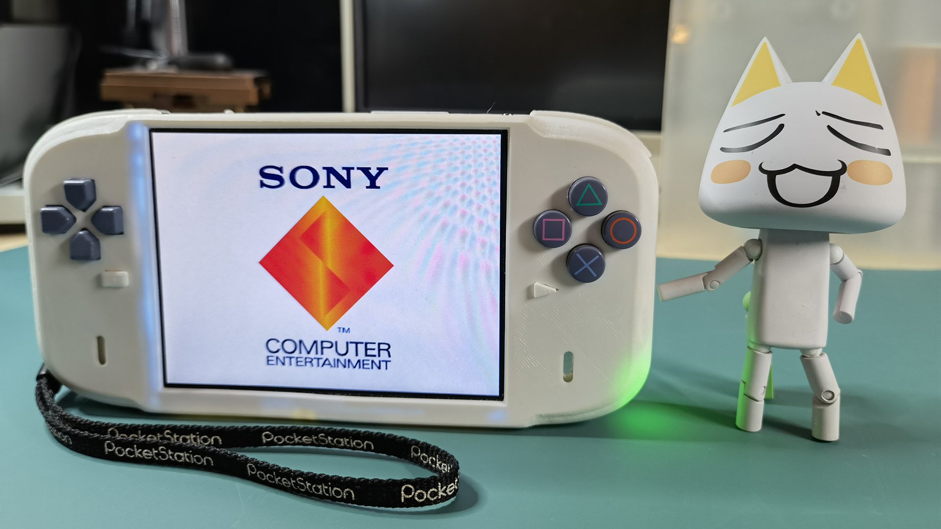Featured image for "Modder Transforms Rare PS1 Controller into Fully Functioning Handheld PlayStation"