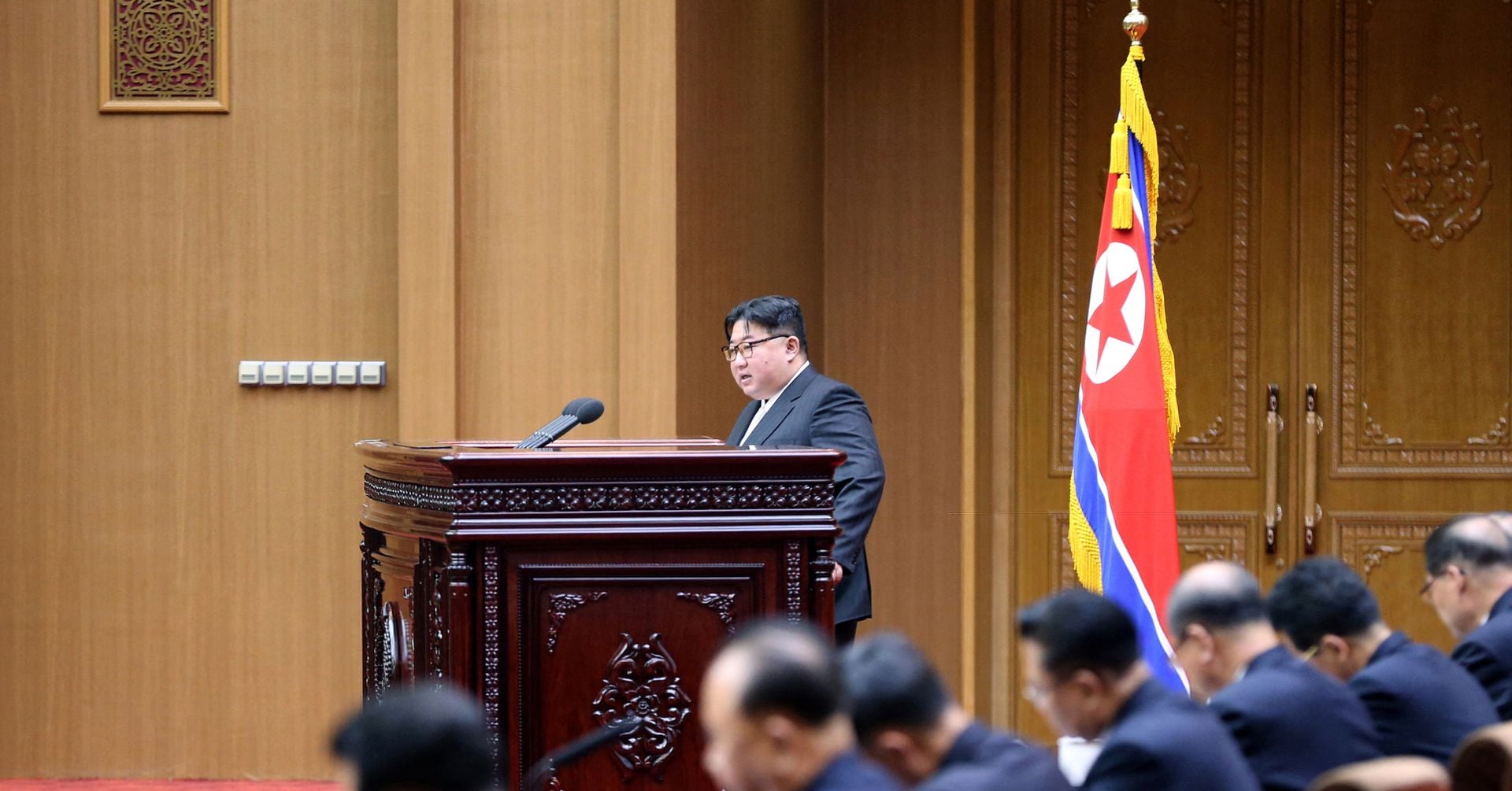 "Kim Jong Un Urges South Korea to Change Status, Threatens War"