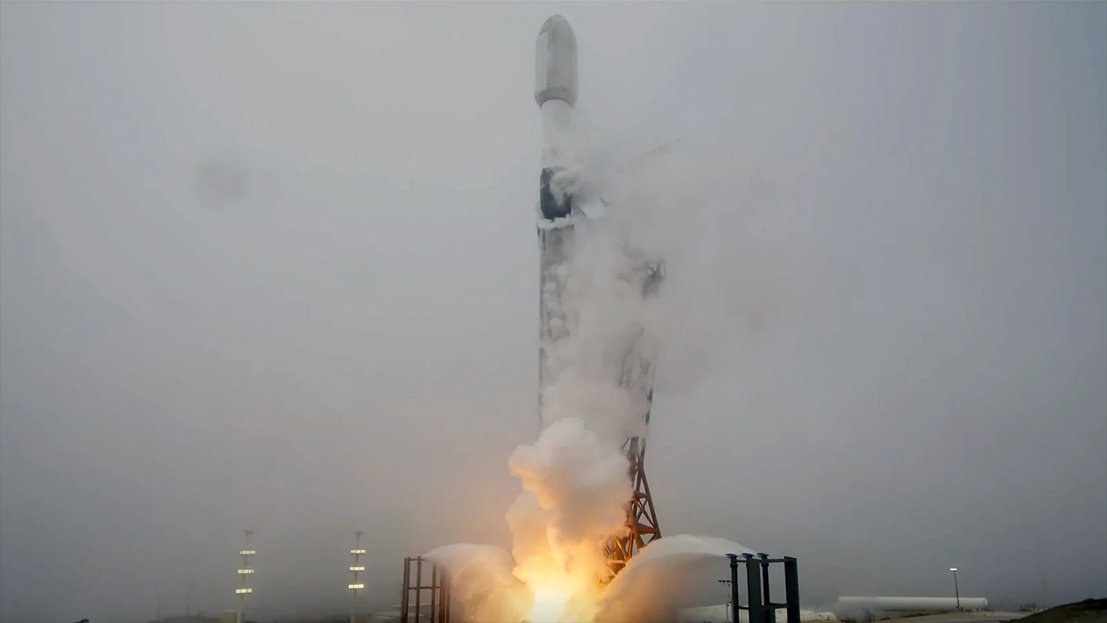 SpaceX Launches 27 Starlink Satellites from California and Florida