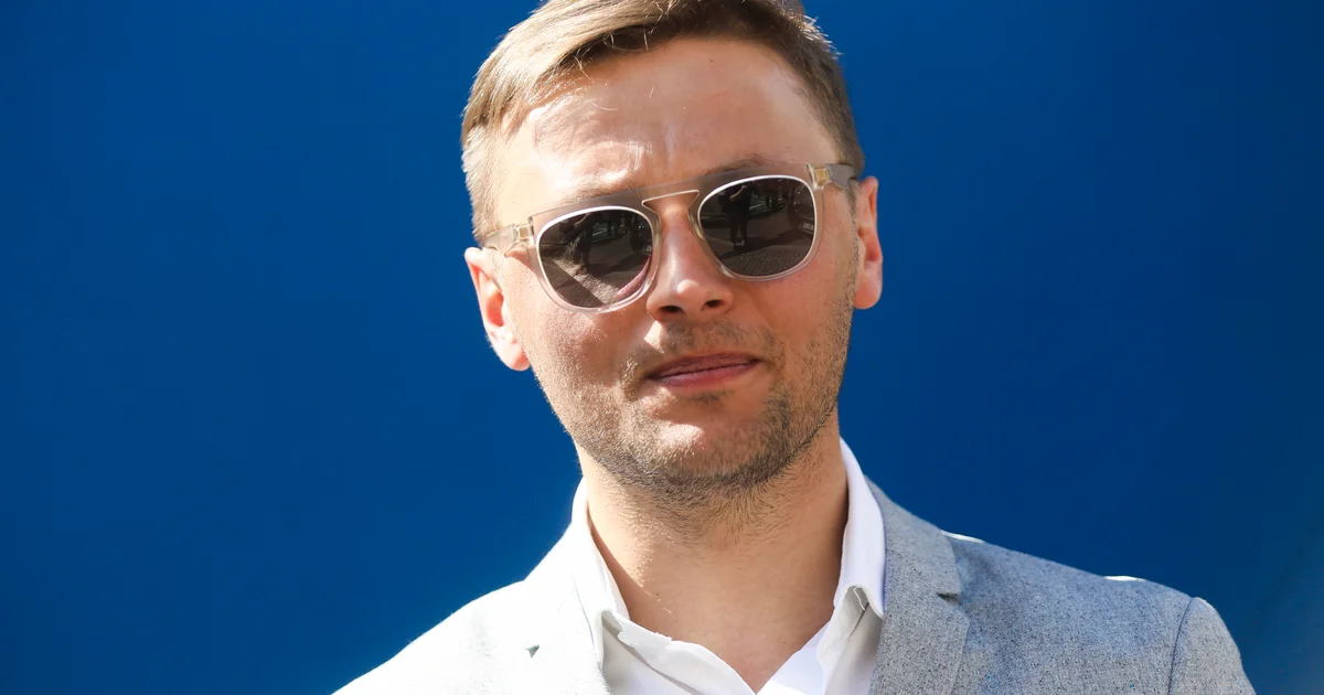 Featured image for Andrzej Bargiel Sets Record as First to Ski Down Everest Without Oxygen