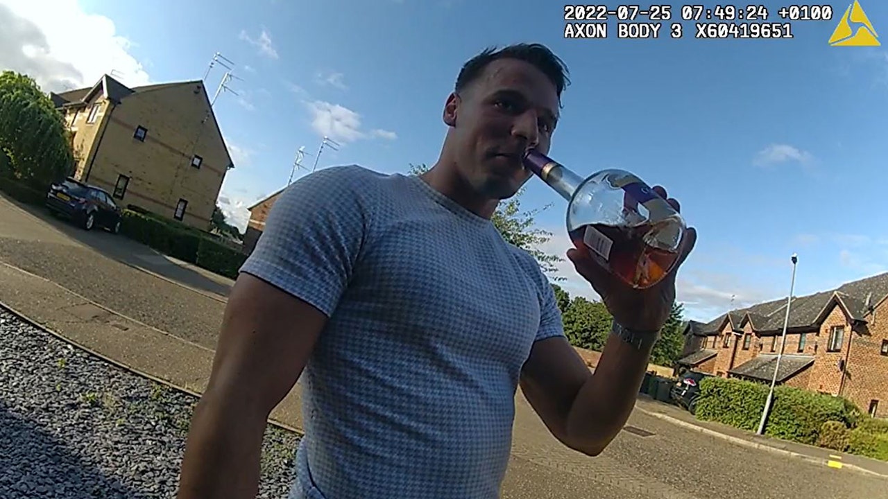Drunk killer sentenced to life after returning to crime scene to confess to police.