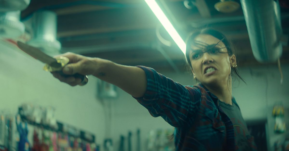 Featured image for Jessica Alba Shines in Netflix's Action-Packed 'Trigger Warning'