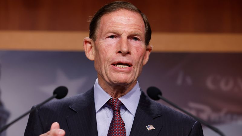 Featured image for Senator Blumenthal to have surgery for fractured leg after UConn parade injury