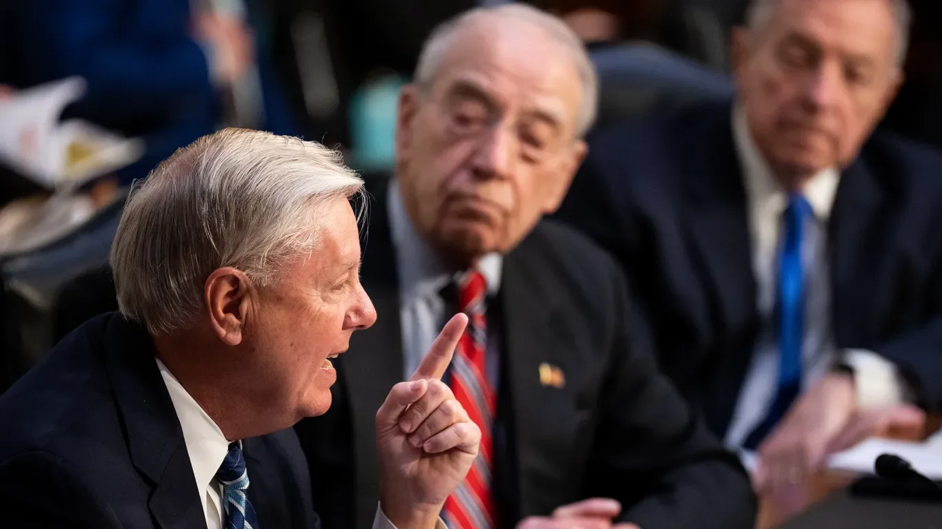GOP and Trump escalate calls for new Russia sanctions amid Ukraine tensions