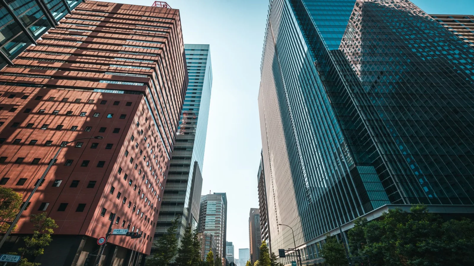 Tech rout drags Asia markets lower as U.S. tech slump spills over