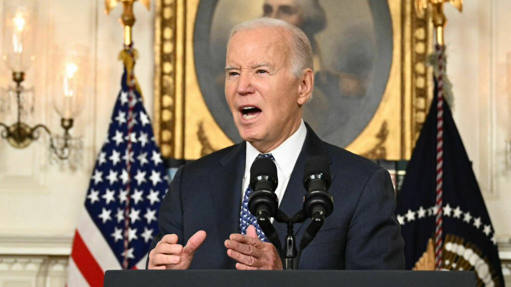 "Biden's Age and Memory: The Center of 2024 Campaign Controversy"