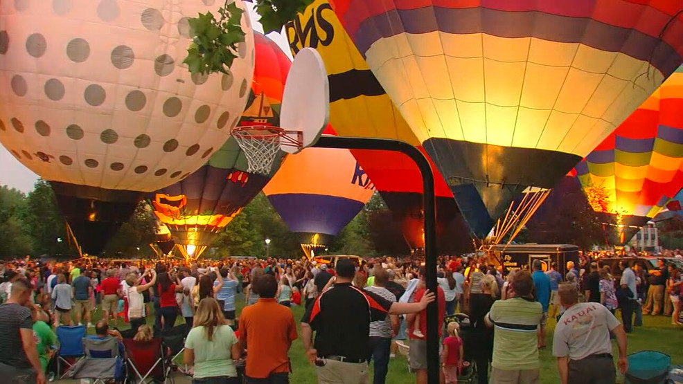 "Coney Island's Final Farewell: Nostalgia, Protests, and Love Amidst Uncertainty"