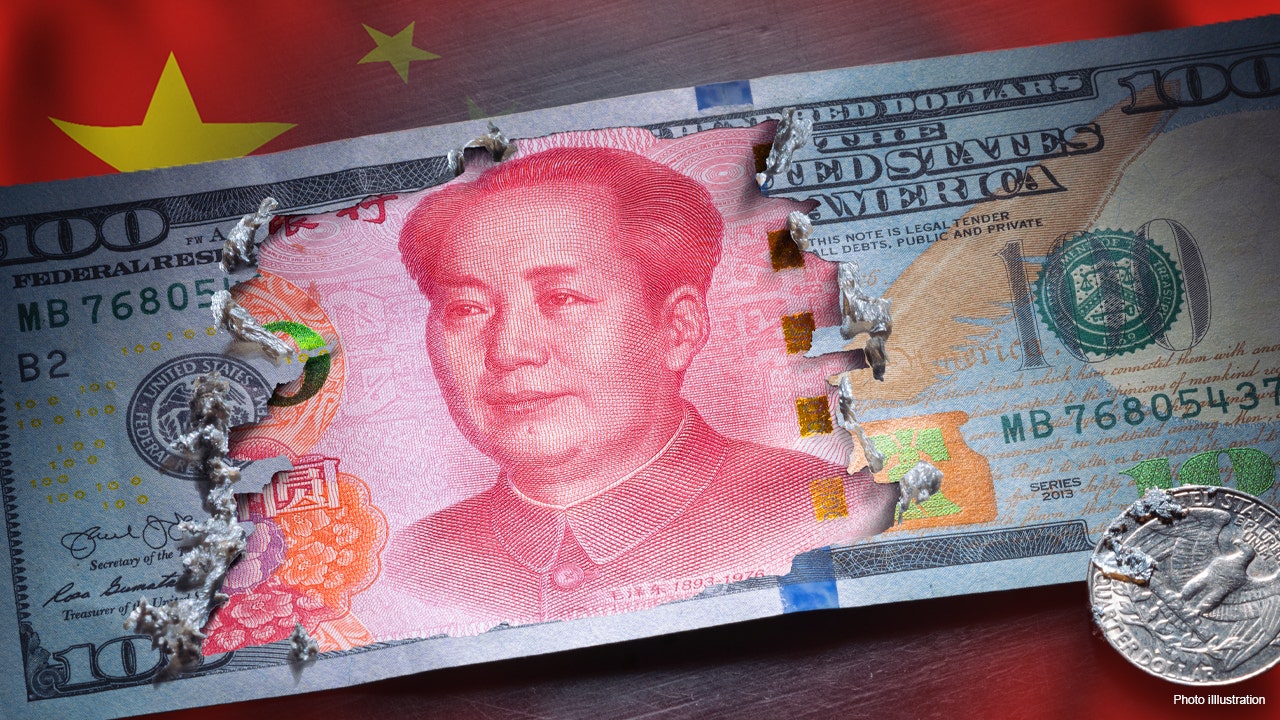 US Dollar Faces Growing Risk of Inevitable Default, Warns Economics Expert.