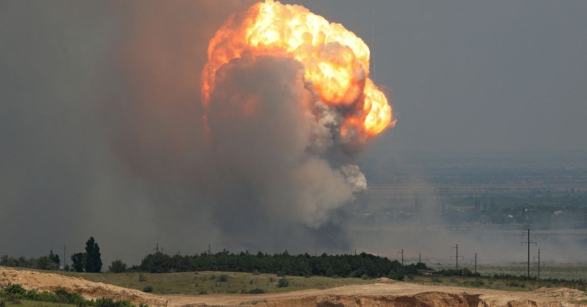 Massive Fire at Crimea Military Base Sparks Evacuation of Thousands