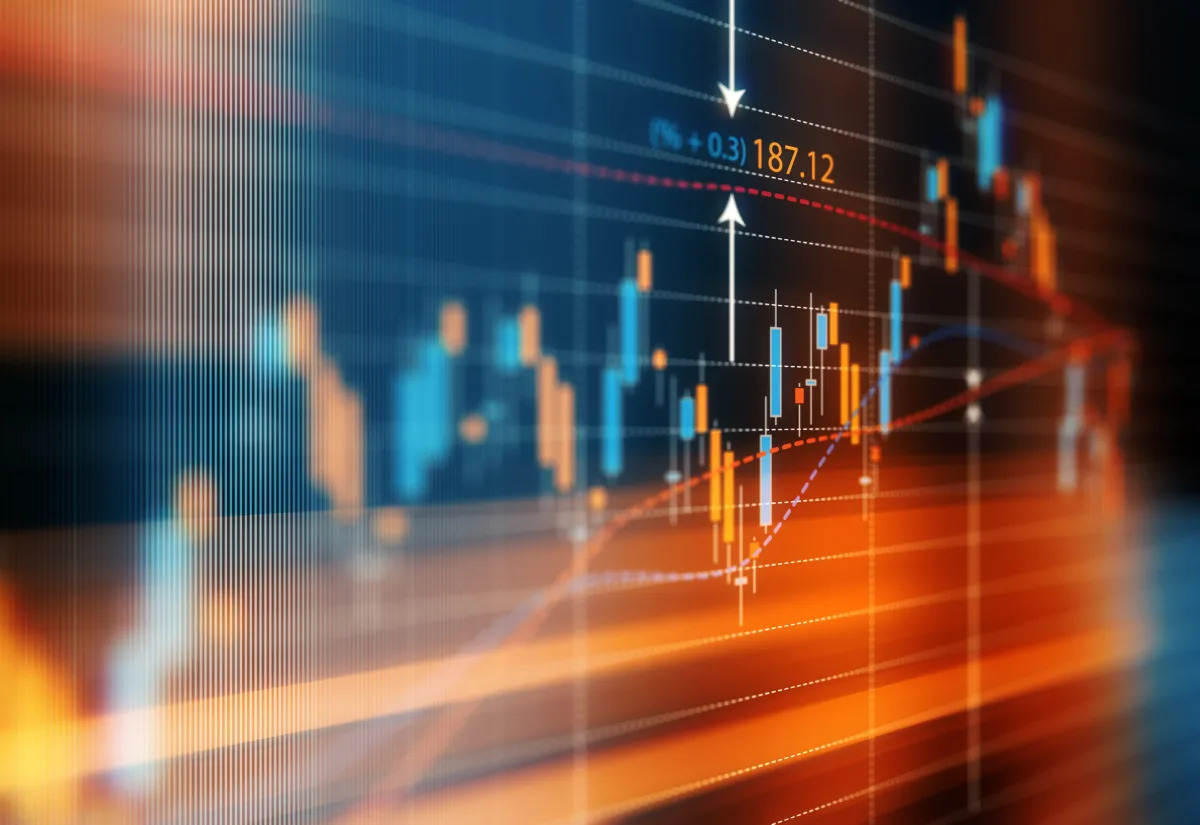 "Market Analysis: S&P 500's Rare Move Sparks Bullish Hedge Amid Fed Policy Uncertainty"
