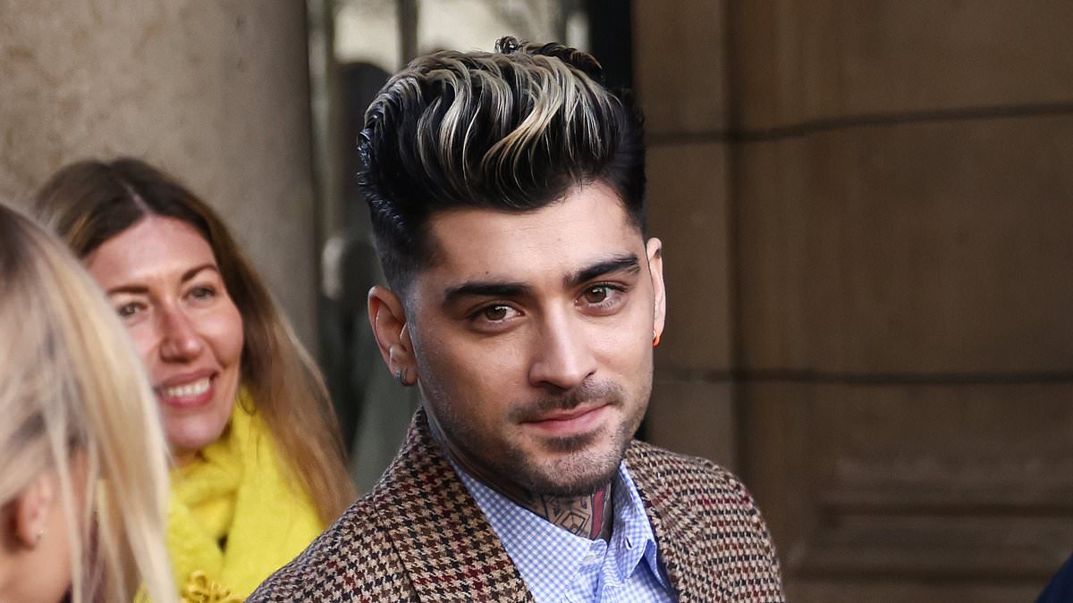 Featured image for Zayn Malik's Stylish Paris Fashion Week Moments