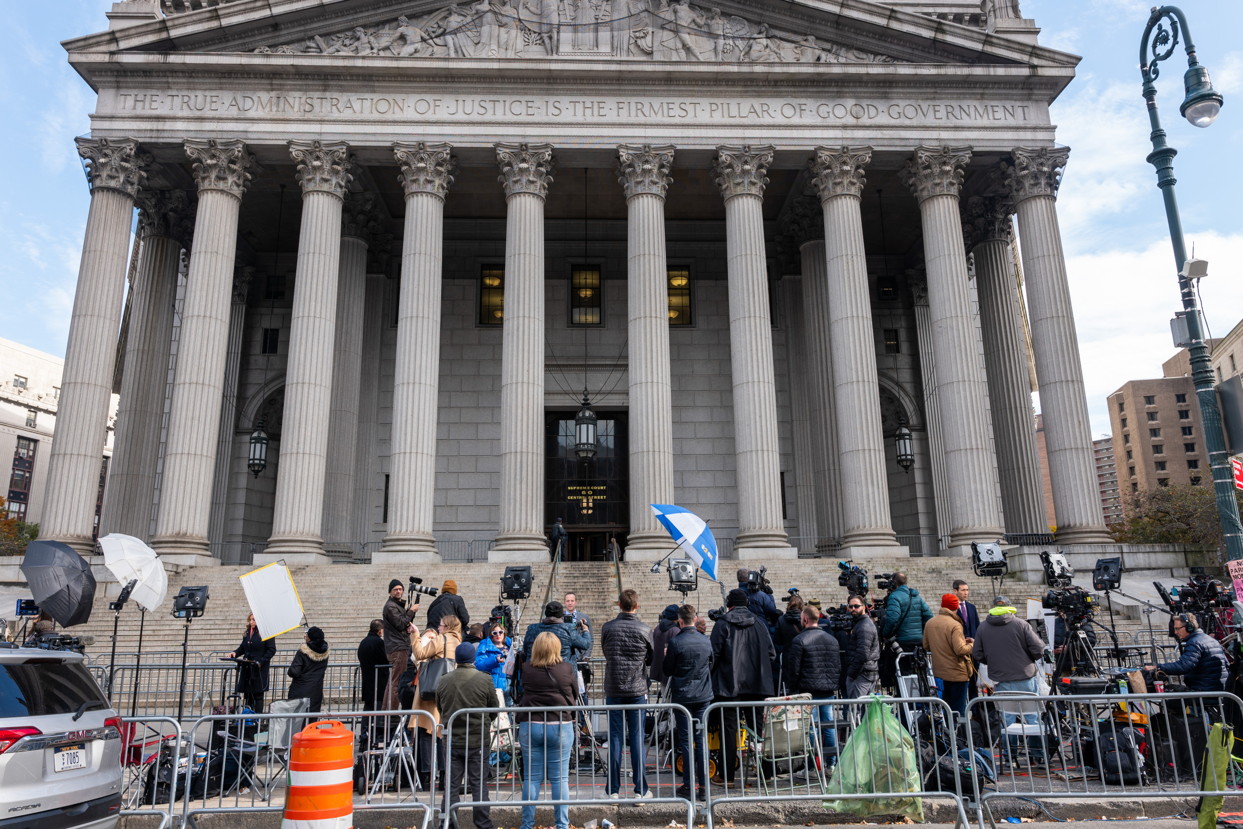 "Man Sets Fire in NYC Court Hosting Trump Trial, Injuring 16"