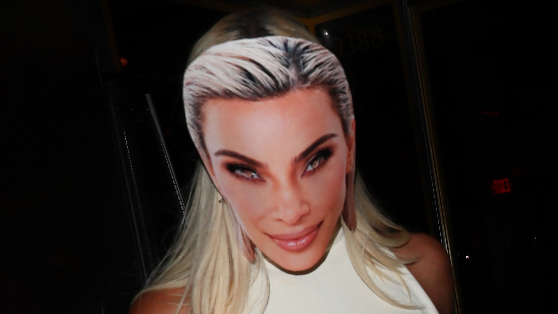 "Khloe Kardashian's White Dress Wardrobe Malfunction Leaves Fans 'Screaming' in Shock"