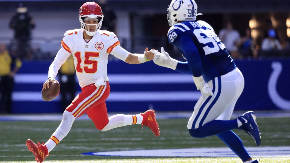 Featured image for Verizon and YouTube Team Up to Offer Free NFL Sunday Ticket to Select Customers