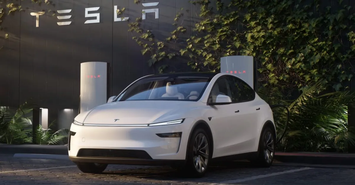 Featured image for Tesla's Cybertruck Leadership Changes Spark Industry Uncertainty