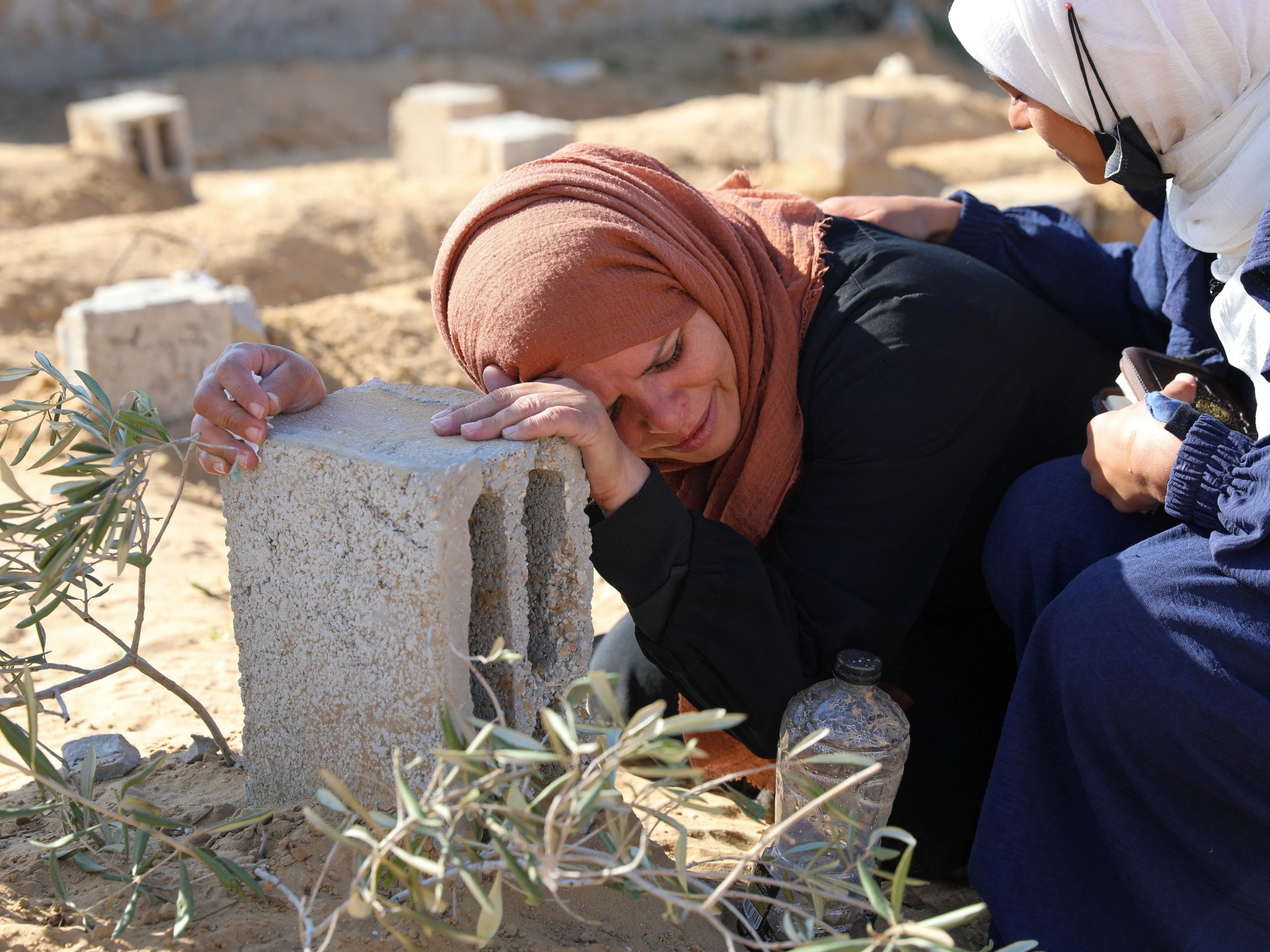 "Israeli Military Encircles Khan Younis After 24 Soldiers Killed in Gaza, Vows Retribution for Worst Single-Day Loss"
