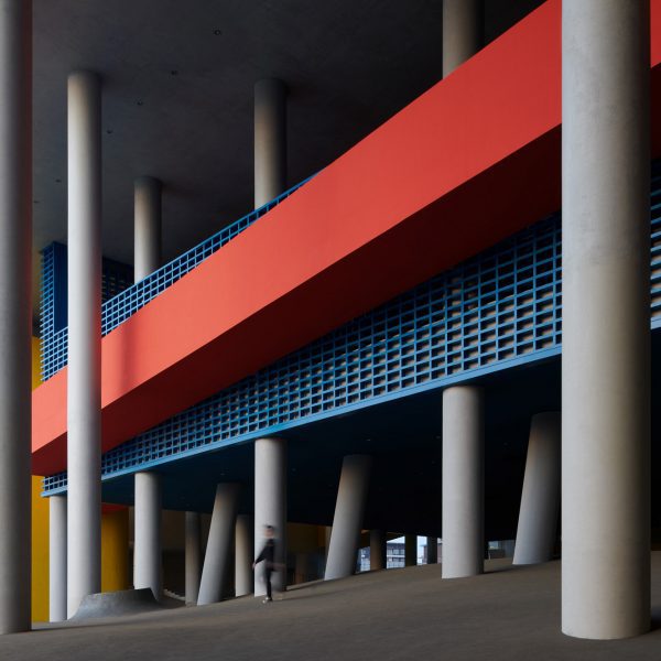 Trace Architecture Office creates school with intersecting coloured blocks.