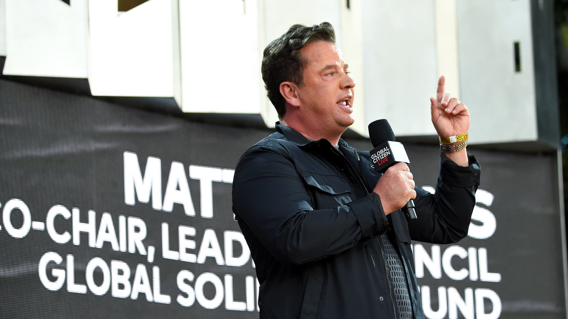 Featured image for "Key Tips from Successful CEOs and Millionaires: Finding a Mentor, Practicing Defiance, and the Power of a Single Sentence"