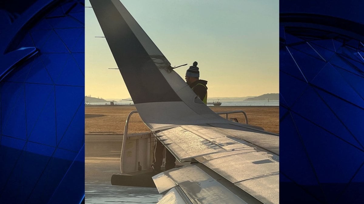 Featured image for JetBlue Planes Collide on Tarmac at Logan Airport