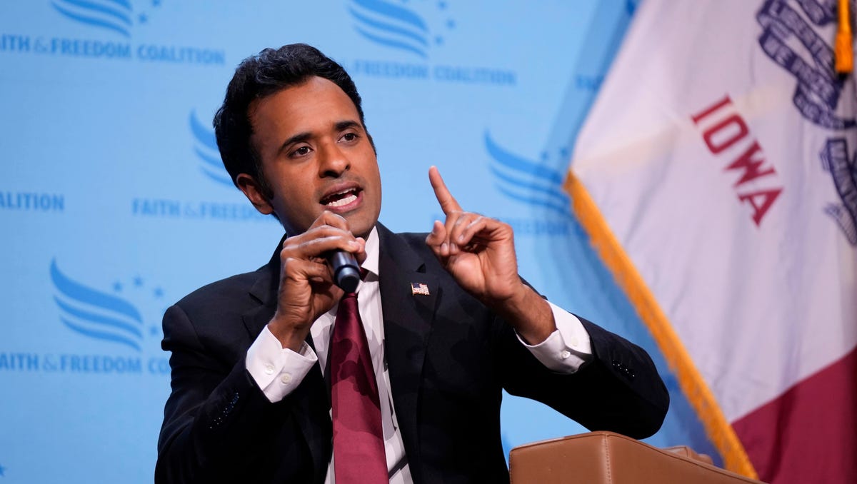 Protesters Accused of Ramming Ramaswamy's Campaign Vehicle in Iowa
