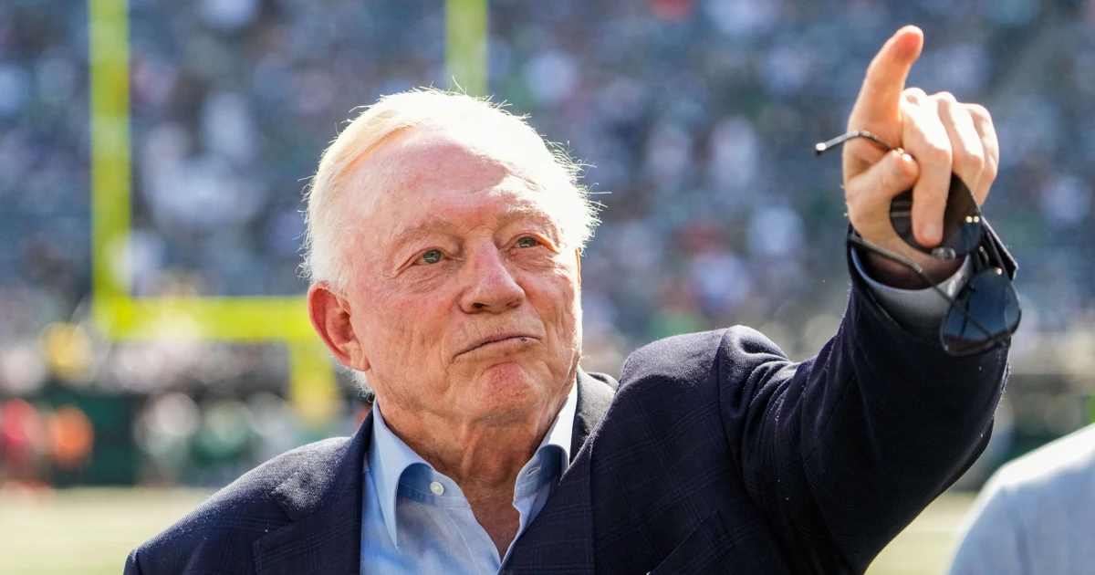 Featured image for NFL fines Cowboys owner Jerry Jones $250K for inadvertent gesture