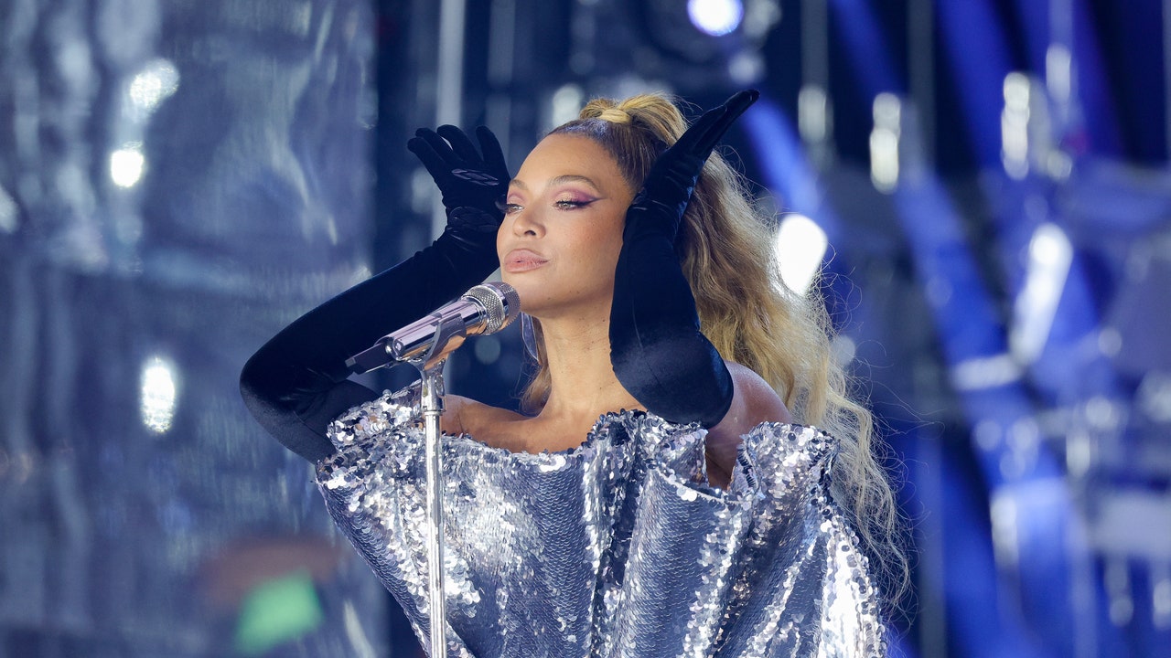 "Beyoncé Unveils 'Renaissance: Act II' Album and Super Bowl 2024 Announcement"