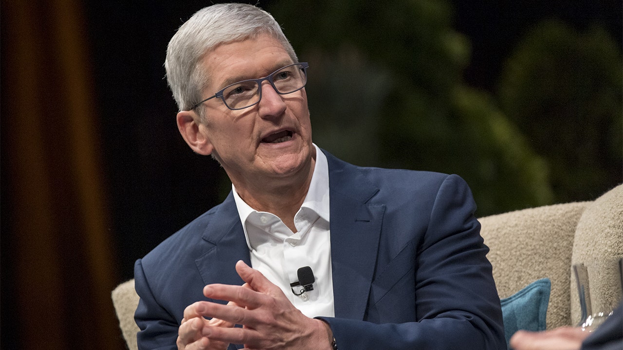 Tim Cook's Meetings with Trump and Musk: Importance of Engagement in Disagreement
