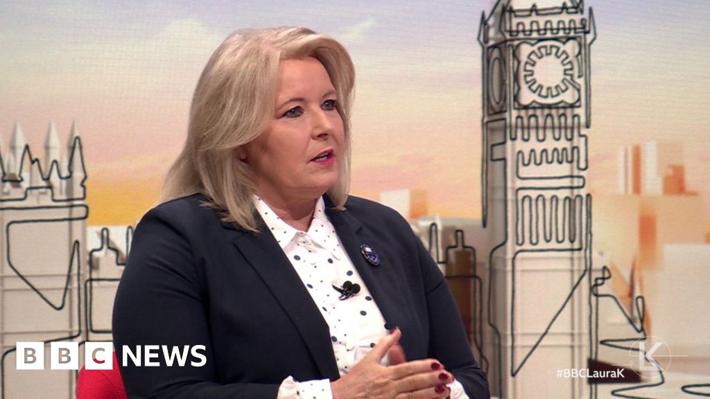 Featured image for RCN union leader warns of potential Christmas nurse strikes in UK.