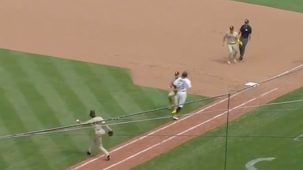 Featured image for "Padres' Blunder Leads to Loss, Fans Roast MLB Team"