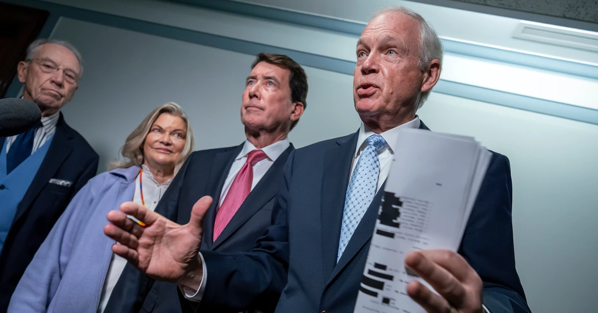 Featured image for FBI Analyzed GOP Lawmakers' Phone Records During Jan. 6 Investigation