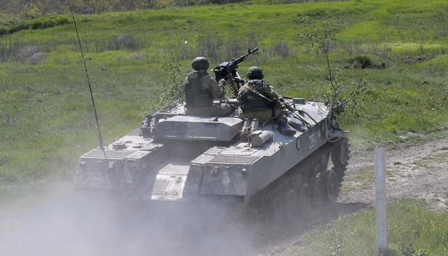 Featured image for Russian Combat-Ready Units on the Move from Kherson Area, Says Ukraine's Ministry of Defense