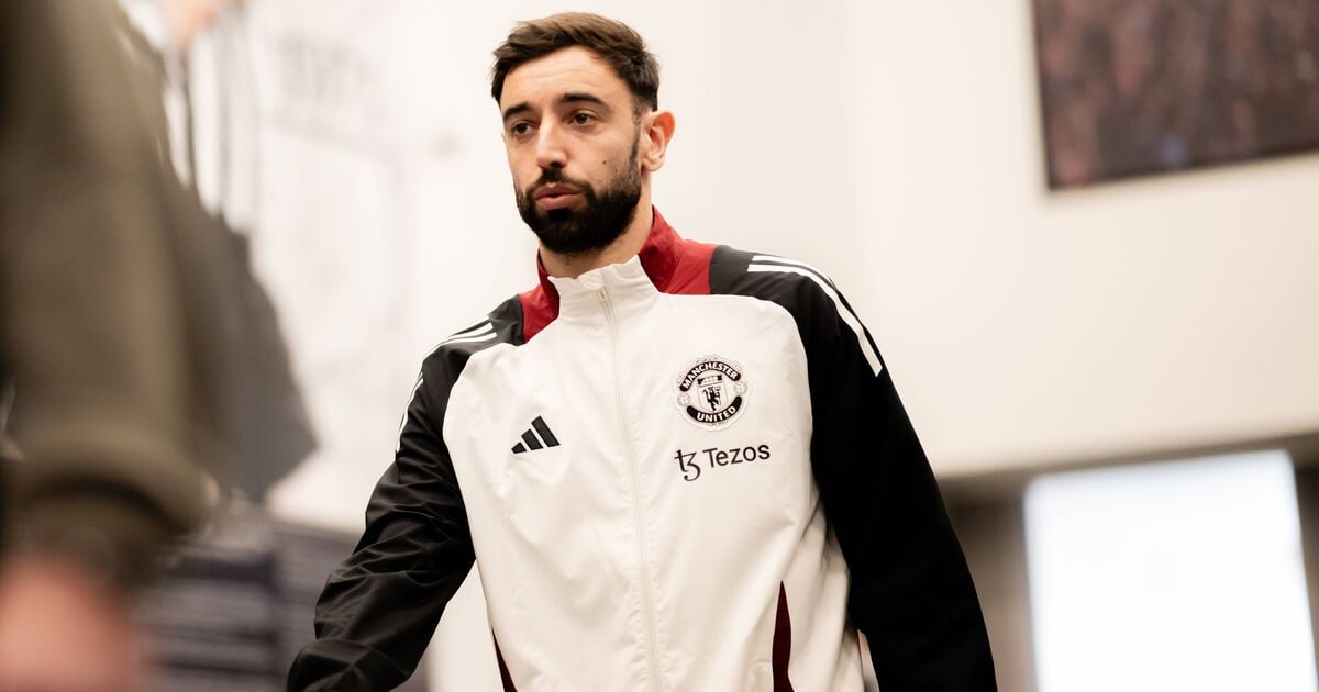 Featured image for Manchester United Considers Selling Bruno Fernandes Amid Transfer Rumors