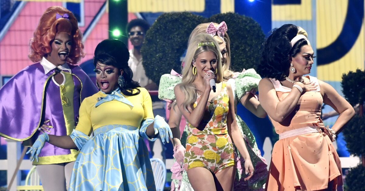 Featured image for Kelsea Ballerini's Controversial Moments at CMT Awards