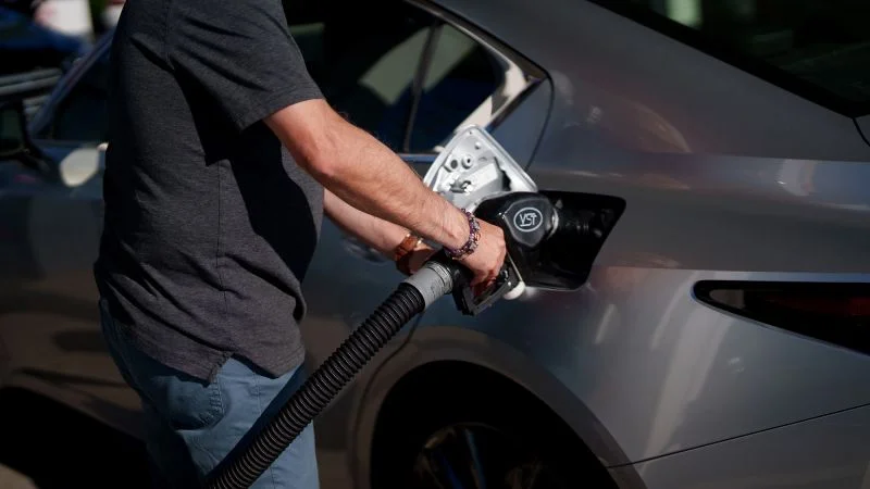 Labor Day Gas Prices Hit 4-Year Low, Saving Drivers Money