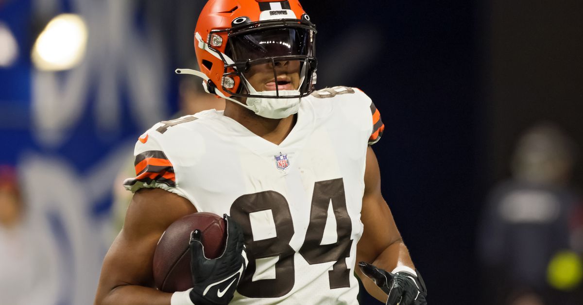 Colts Bolster Offense with Tight End and Running Back Signings